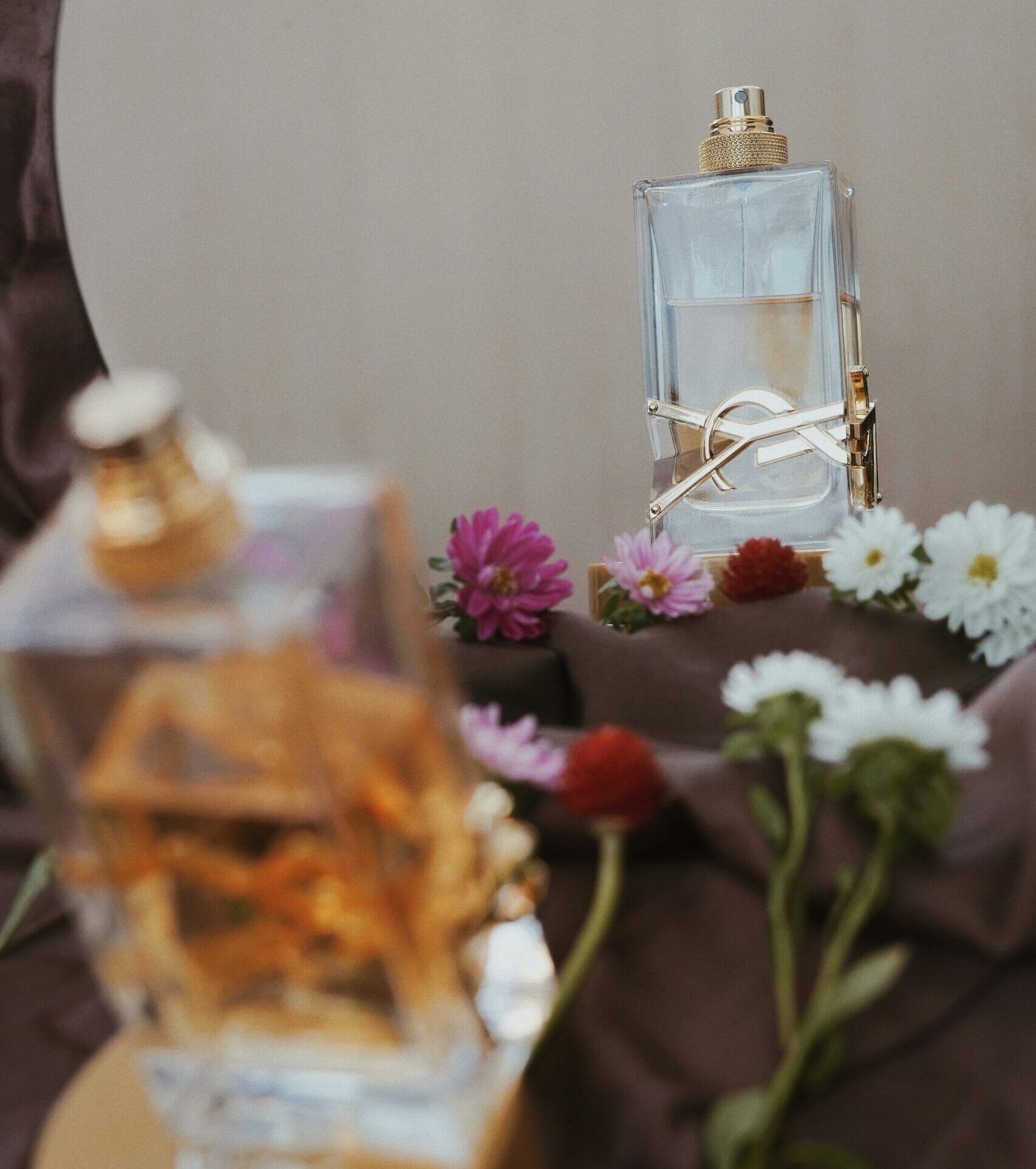 Girl Perfumes Discover the Alluring Oud Perfume for Women